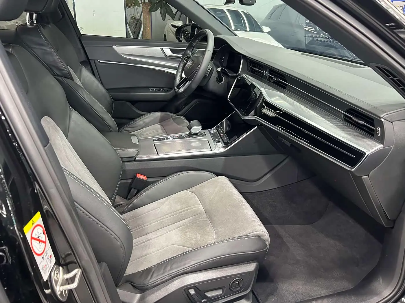 Audi A6L 2020 — Şəkil 9/16