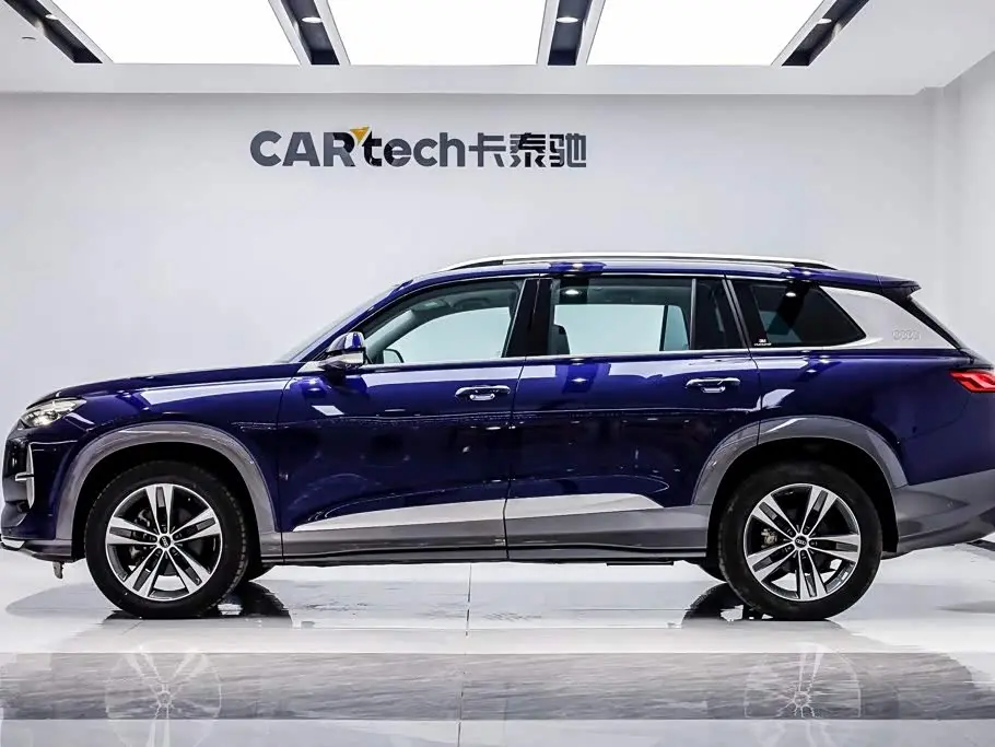 Audi Q6 2023 — Фото 3/20