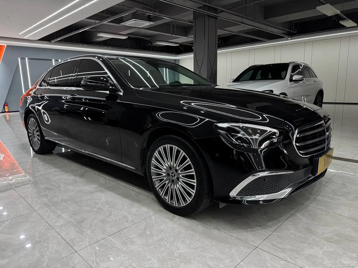 Mercedes-Benz E-Class 2021 — Photo 3/20