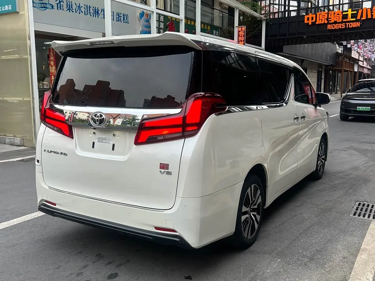 Toyota Alphard 2018 — Фото 6/20