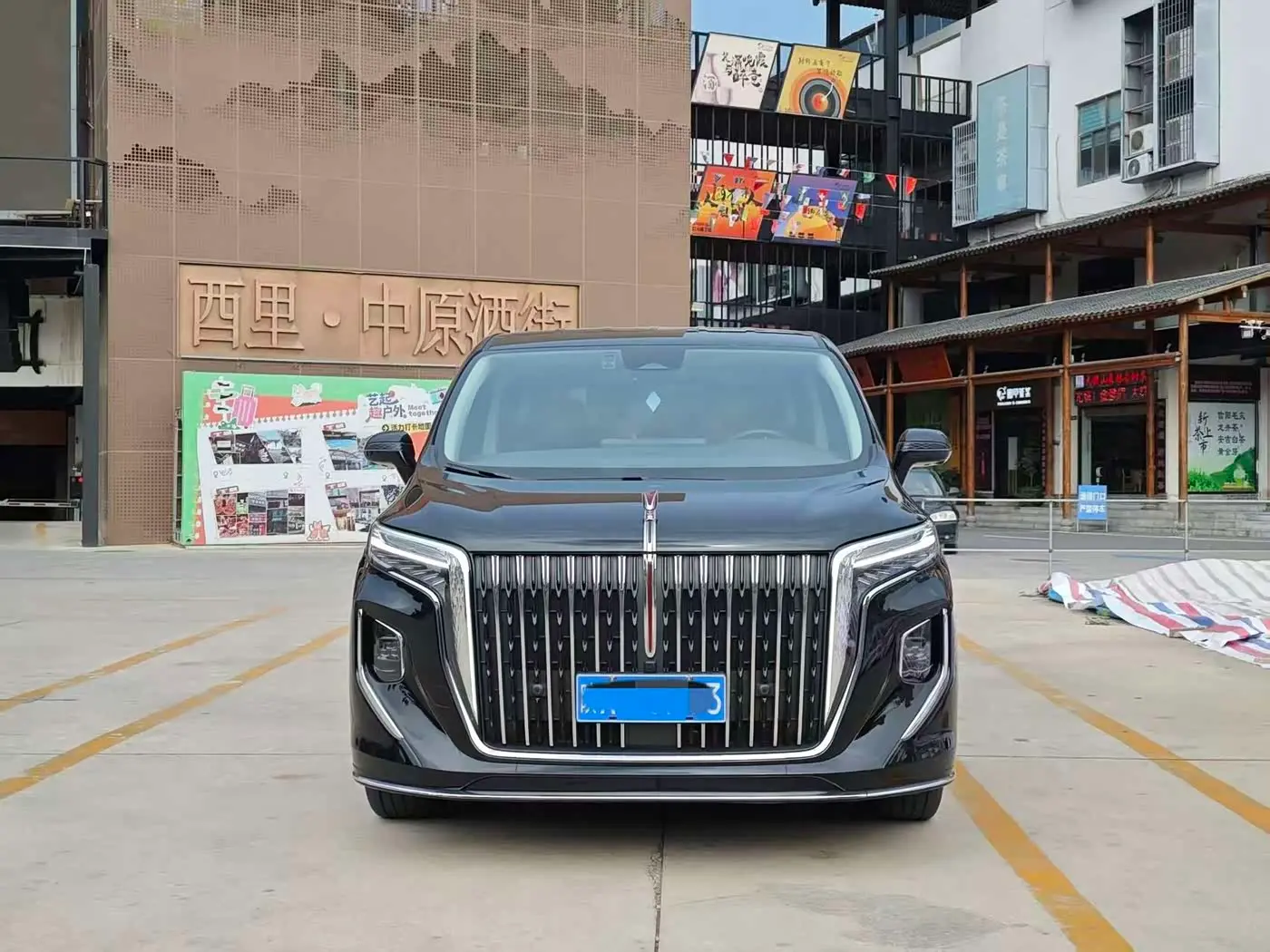 Hongqi HQ9 2023 — Photo 2/16