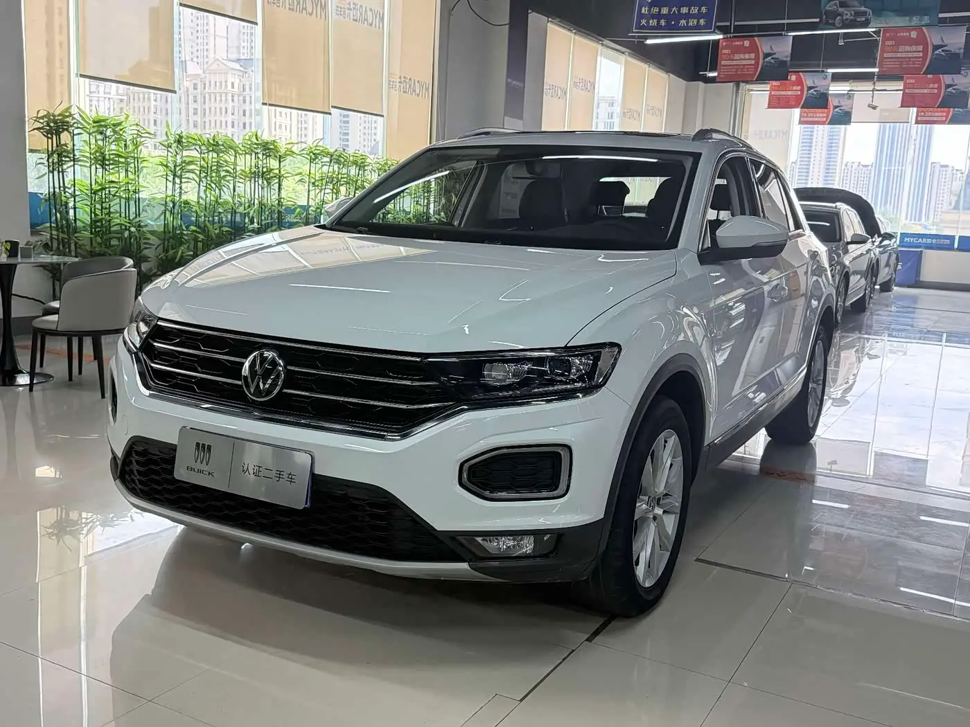 Volkswagen T-ROC 2023 — Фото 1/16