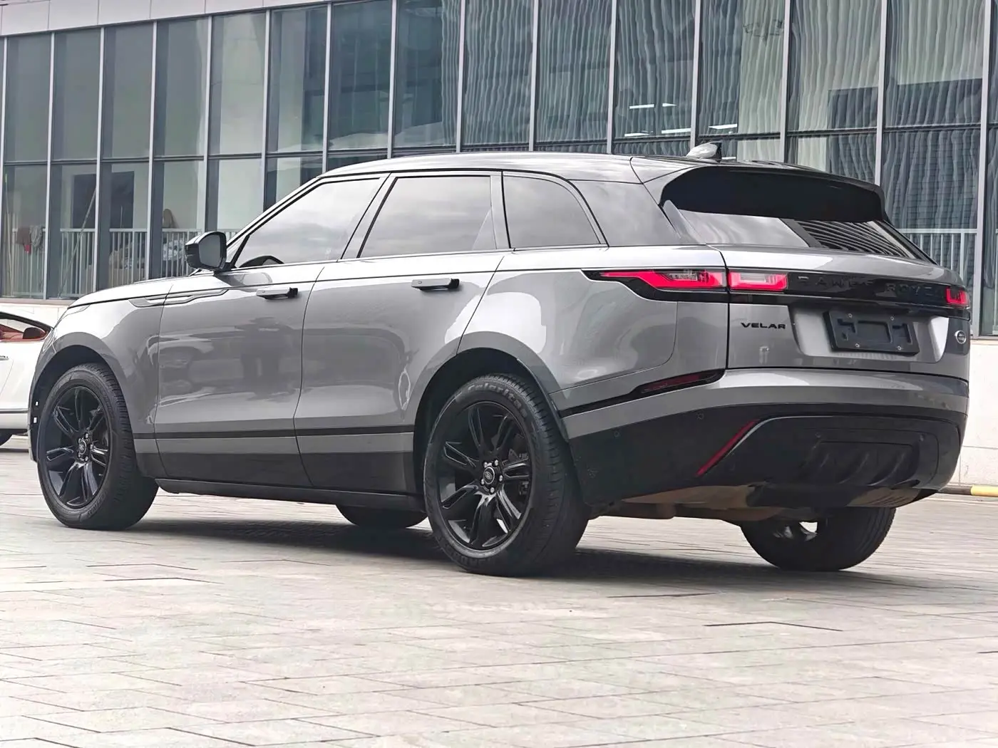 Land Rover Range Rover Velar 2021 — Photo 12/14
