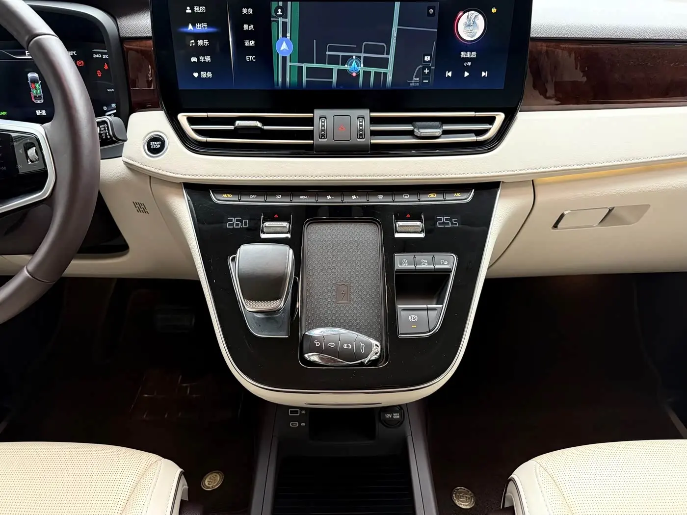 Hongqi HQ9 2023 — ფოტო 18/20