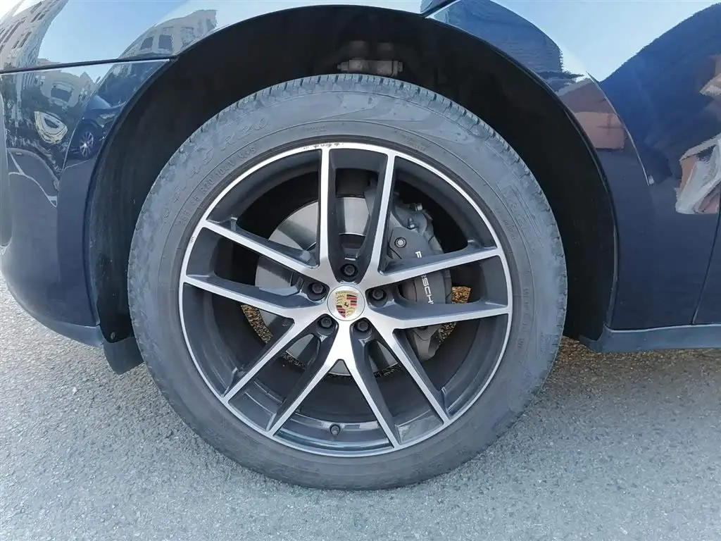 Porsche Macan 2022 — Photo 9/19