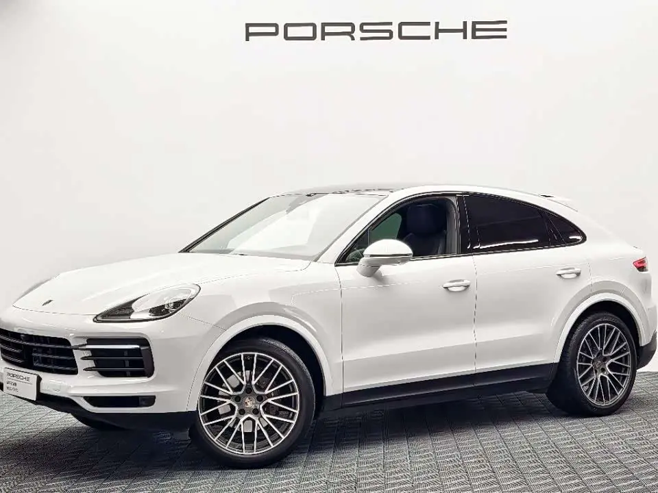 Porsche Cayenne 2023 — Photo 1/14