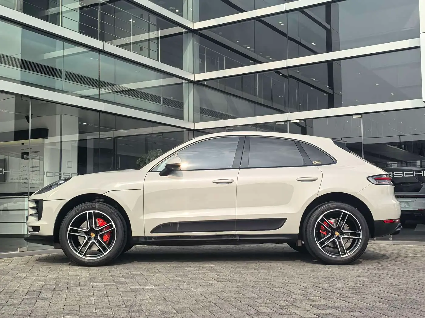 Porsche Macan 2022 — Şəkil 4/13