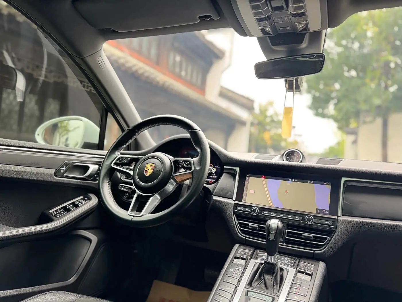 Porsche Macan 2020 — Фото 11/11