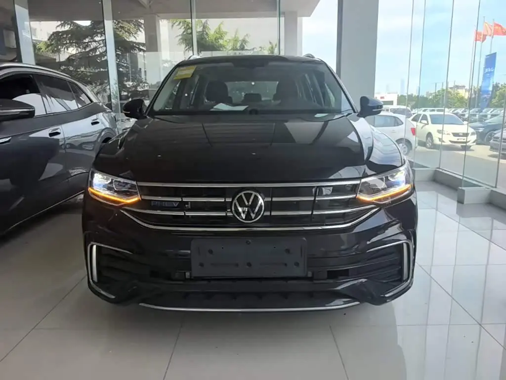 Volkswagen Tiguan L PHEV 2026 — Фото 3/20