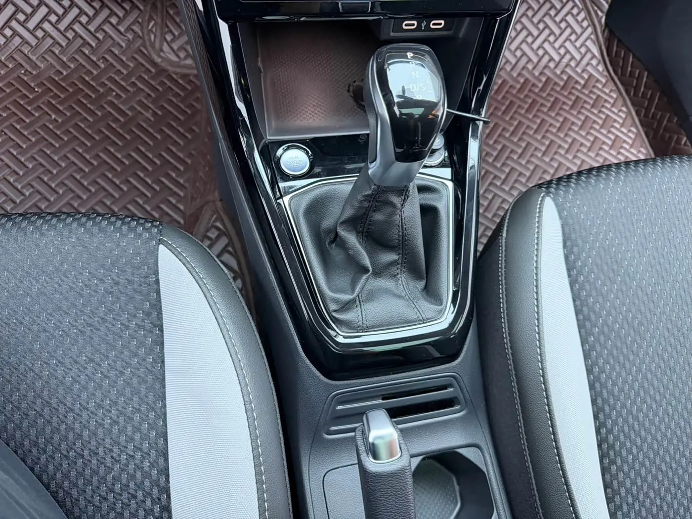 Volkswagen Tanying 2023 — Photo 10/20