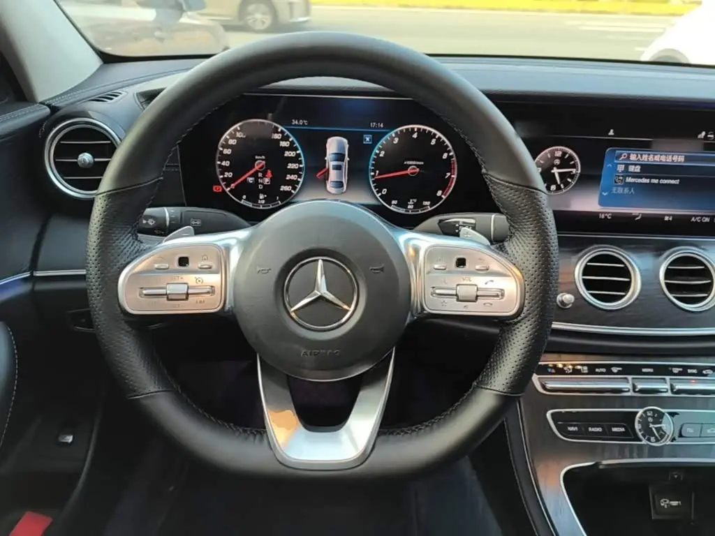 Mercedes-Benz E-Class 2019 — Фото 11/20