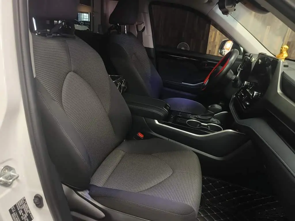 Toyota Highlander 2025 — Photo 2/19