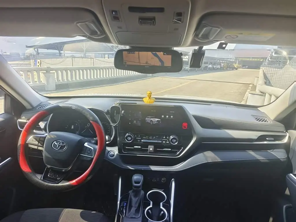 Toyota Highlander 2025 — Photo 12/19