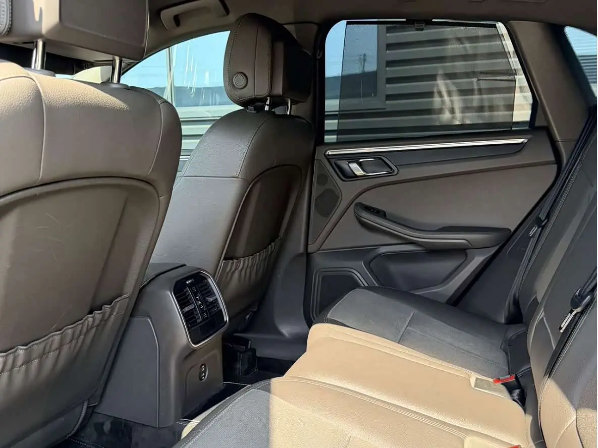 Porsche Macan 2022 — Photo 9/16