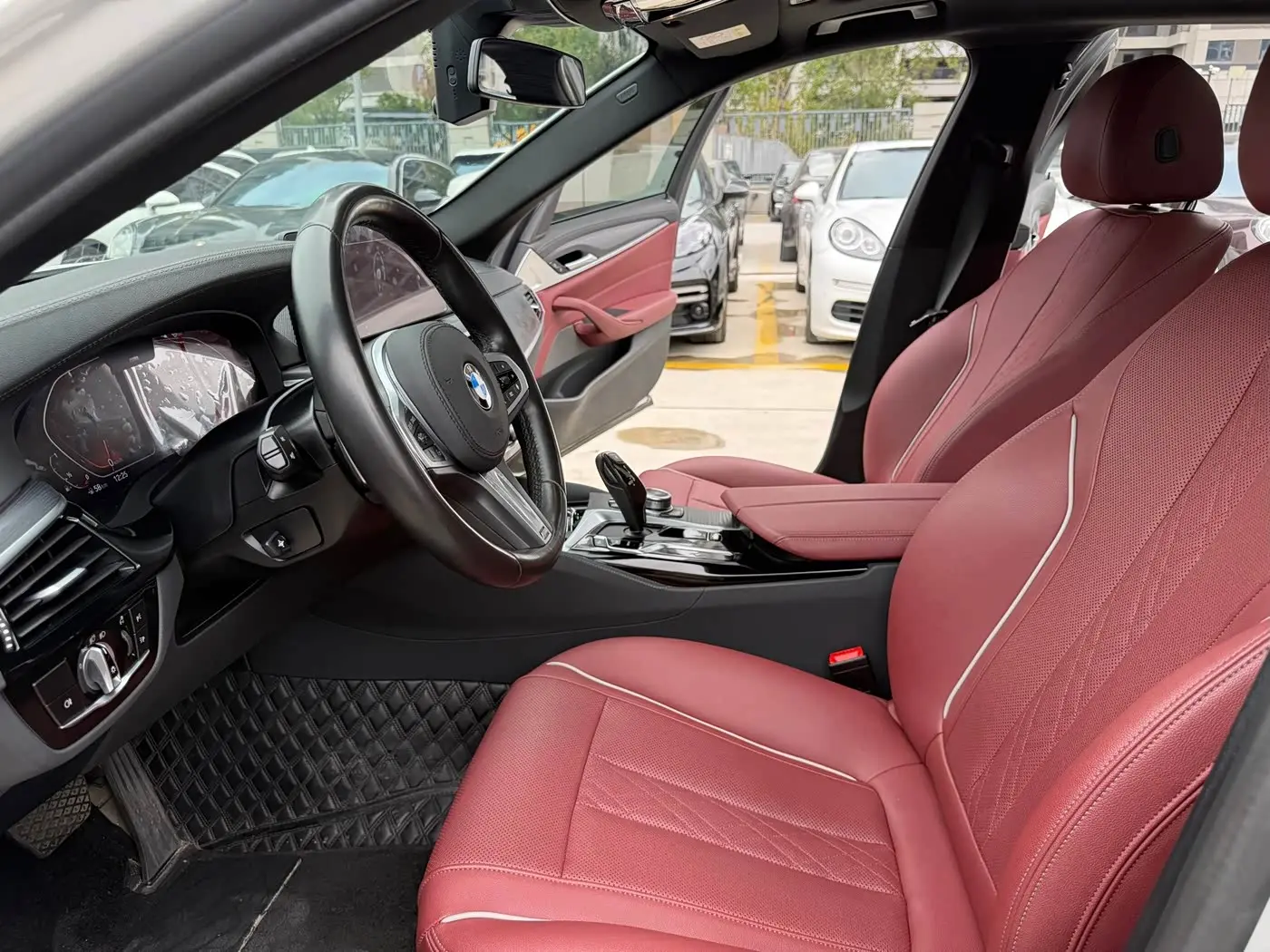 BMW 5 Series 2022 — Photo 18/20