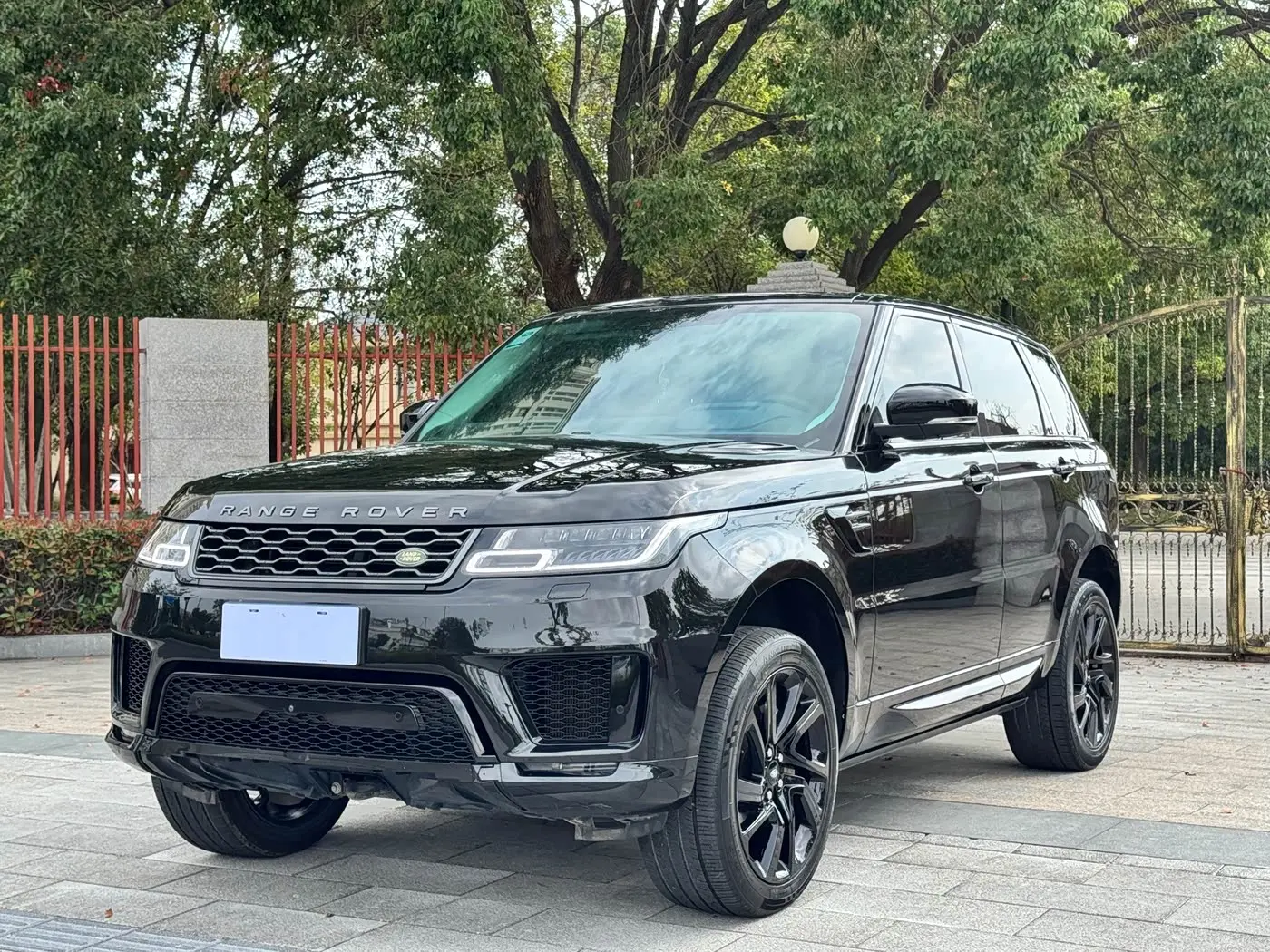 Land Rover Range Rover Sport 2020 — Фото 1/20