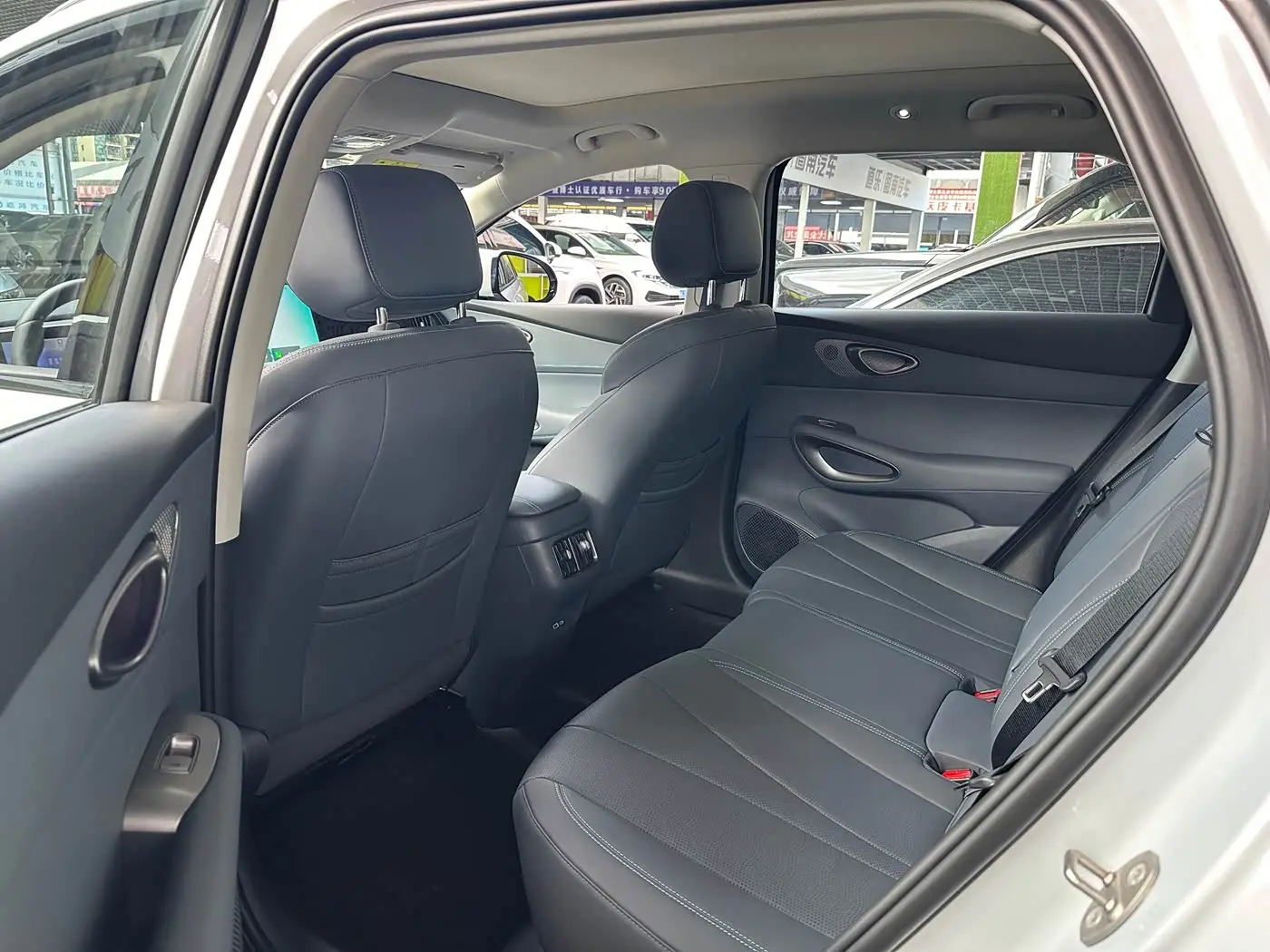 BYD Seal 05 DM-i 2026 — Фото 6/9
