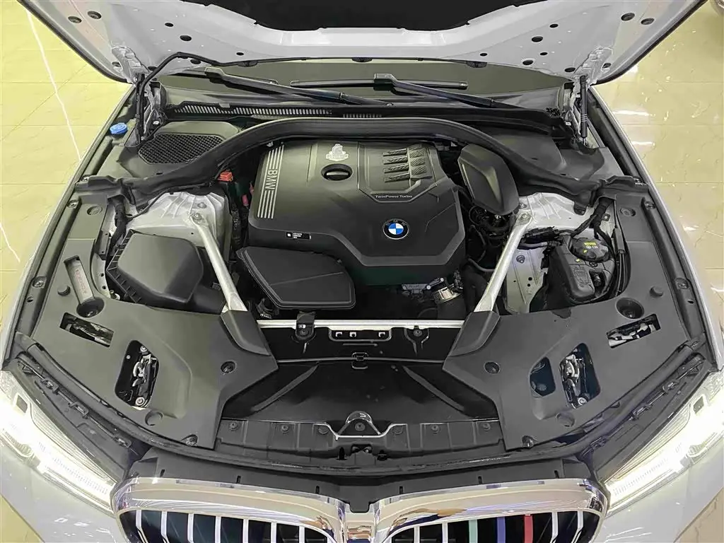 BMW 5 Series 2021 — Photo 13/18