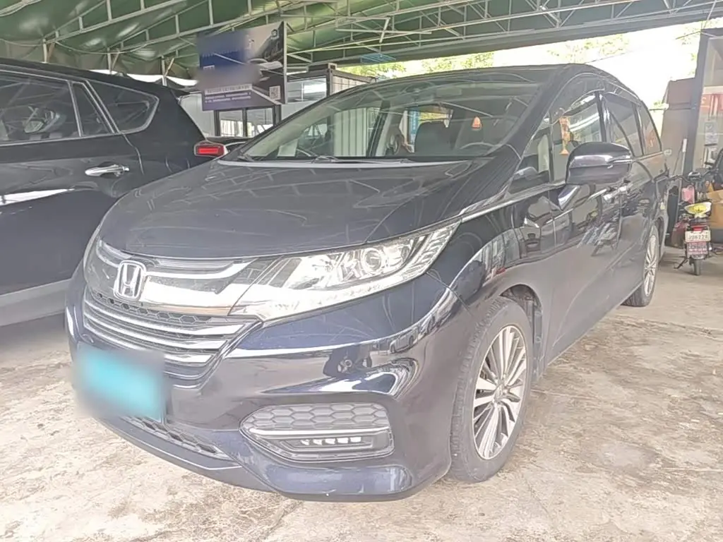 Honda Odyssey 2019 — Фото 1/20