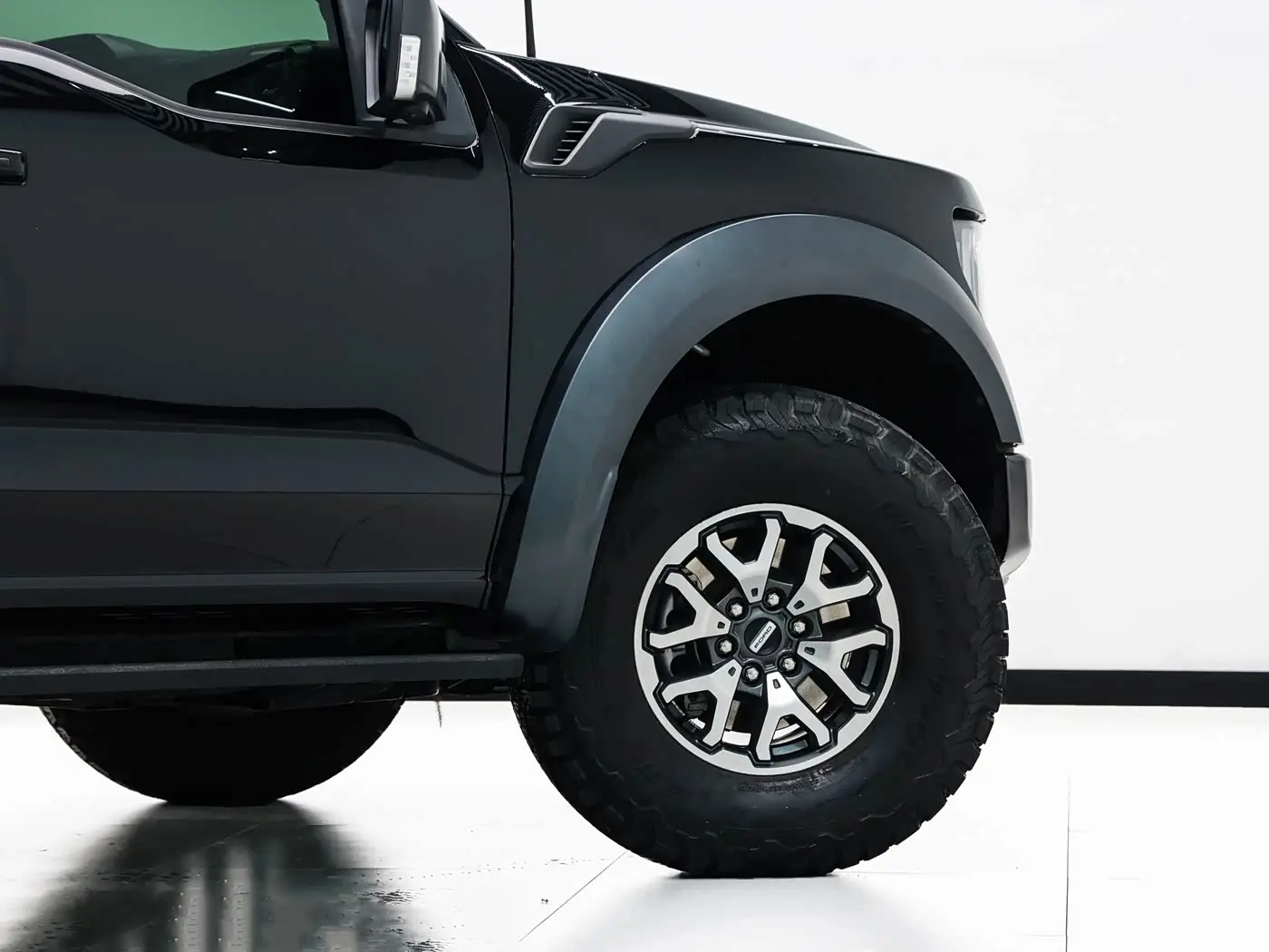 Ford F-150 Raptor 2023 — Фото 20/20