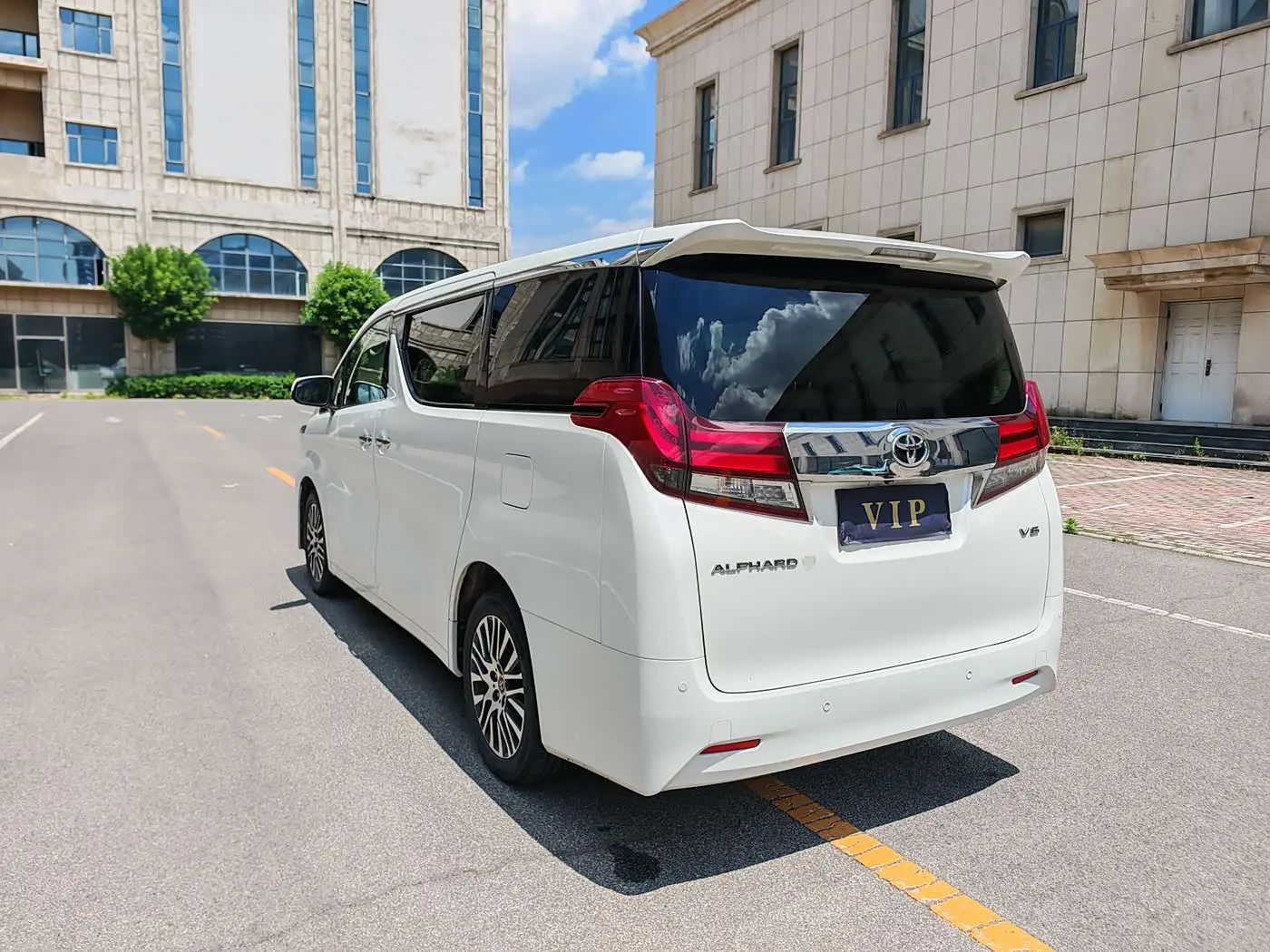 Toyota Alphard 2016 — Фото 16/18