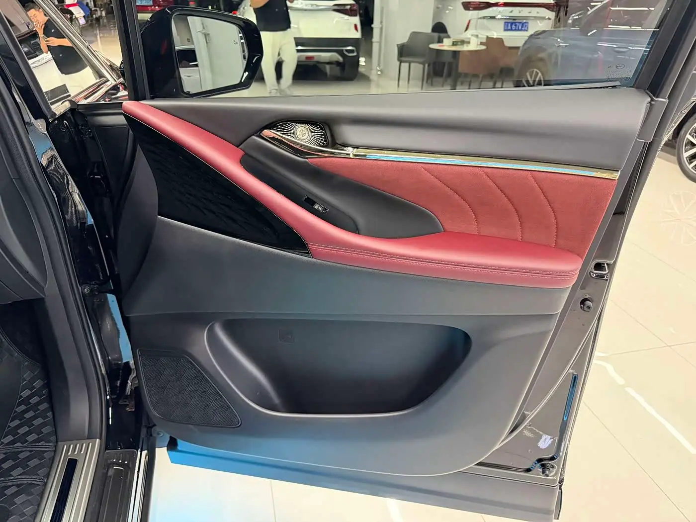 GAC Trumpchi Trumpchi M8 2025 — Photo 5/20