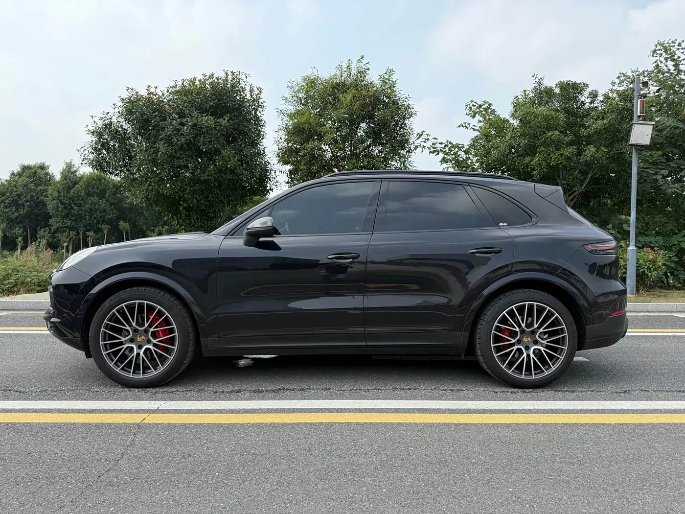 Porsche Cayenne 2020 — Фото 3/9