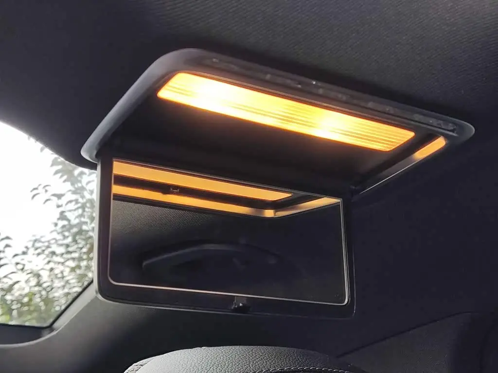 Mercedes-Benz GLC 2023 — Photo 20/20