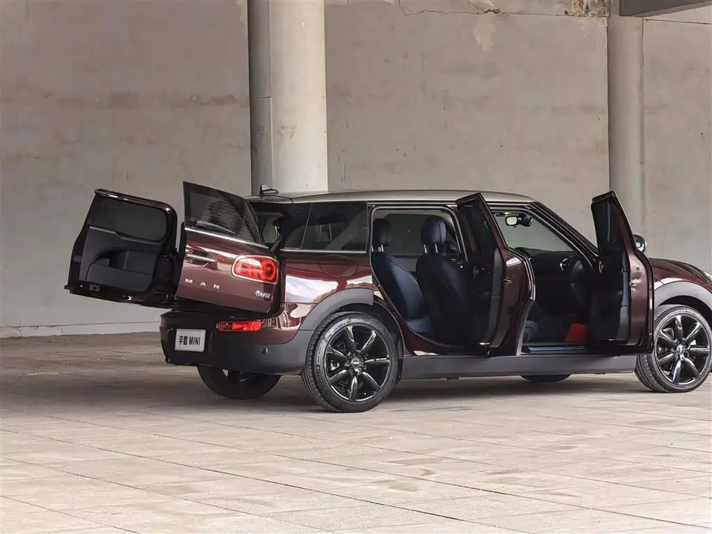 MINI CLUBMAN 2019 — Фото 3/11