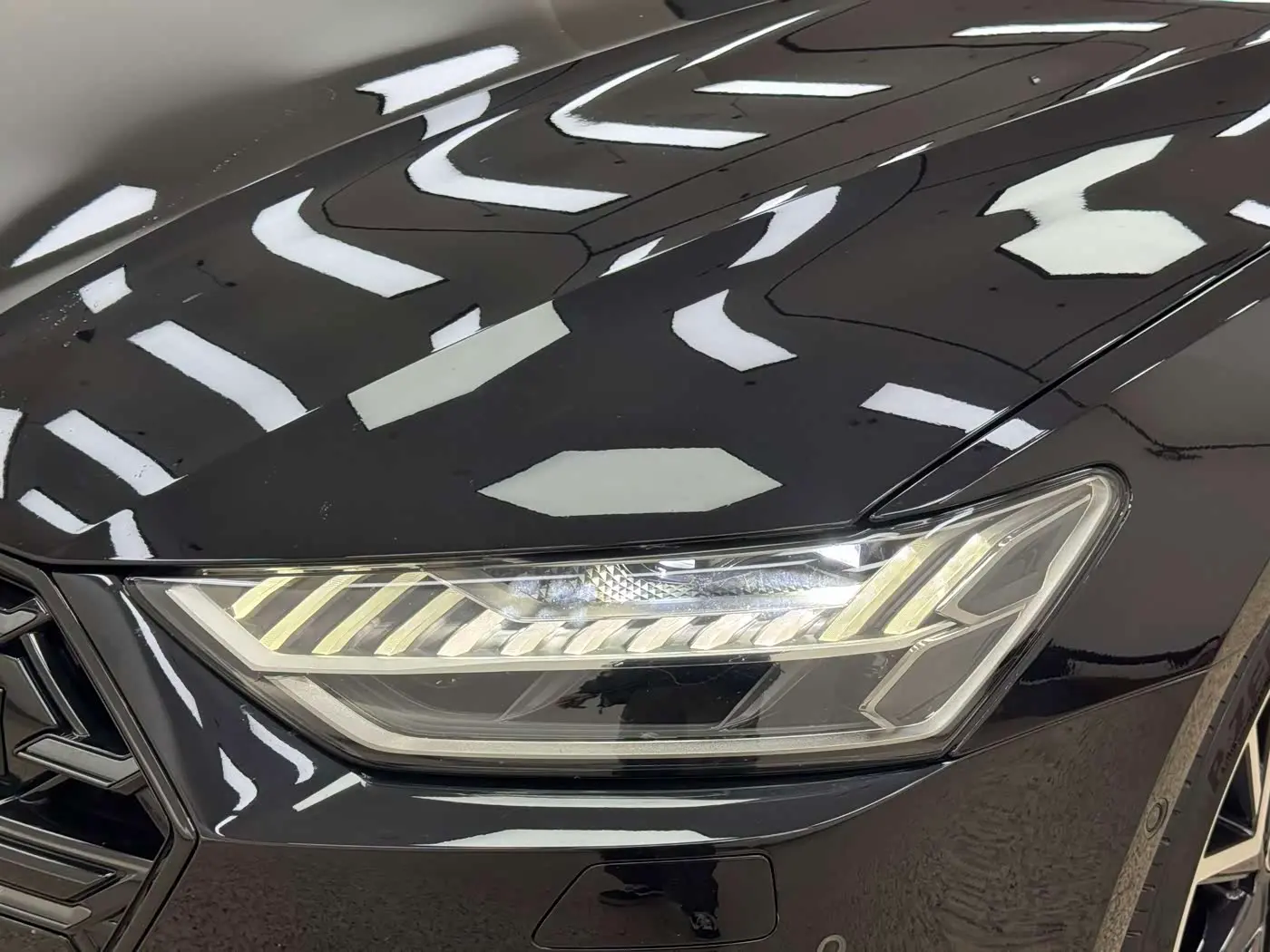 Audi A7L 2023 — Photo 9/15