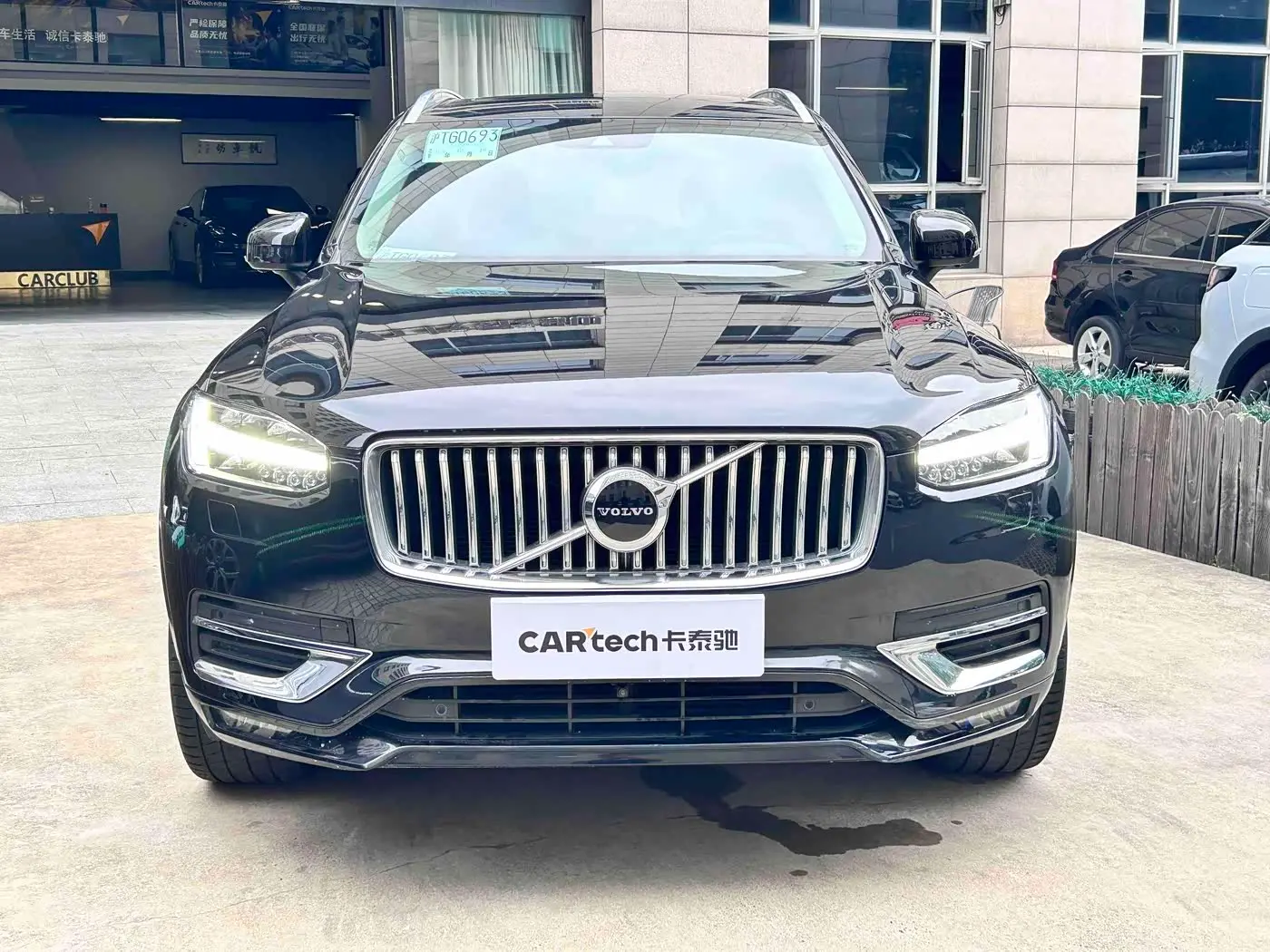 Volvo XC90 2020 — Фото 2/20