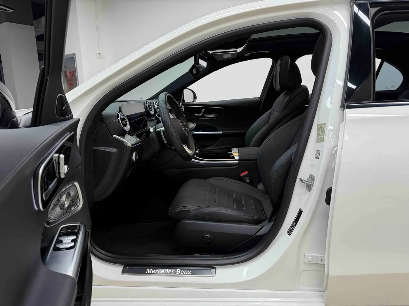 Mercedes-Benz C-Class 2025 — Фото 11/20