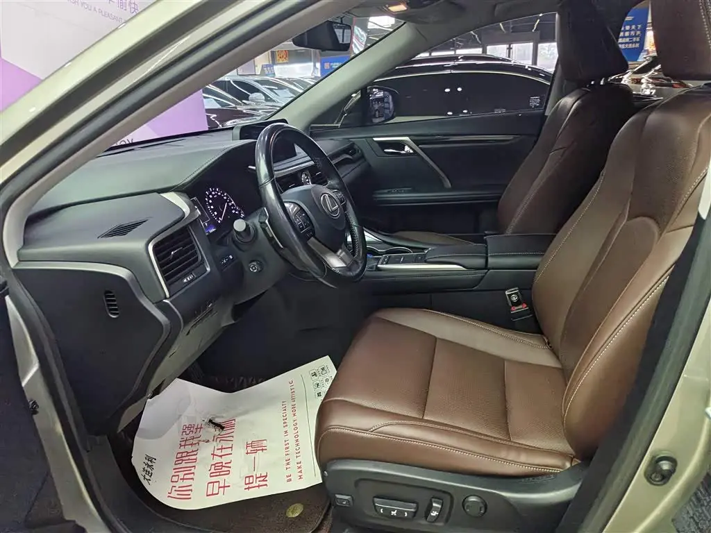 Lexus RX 2022 — Фото 10/18