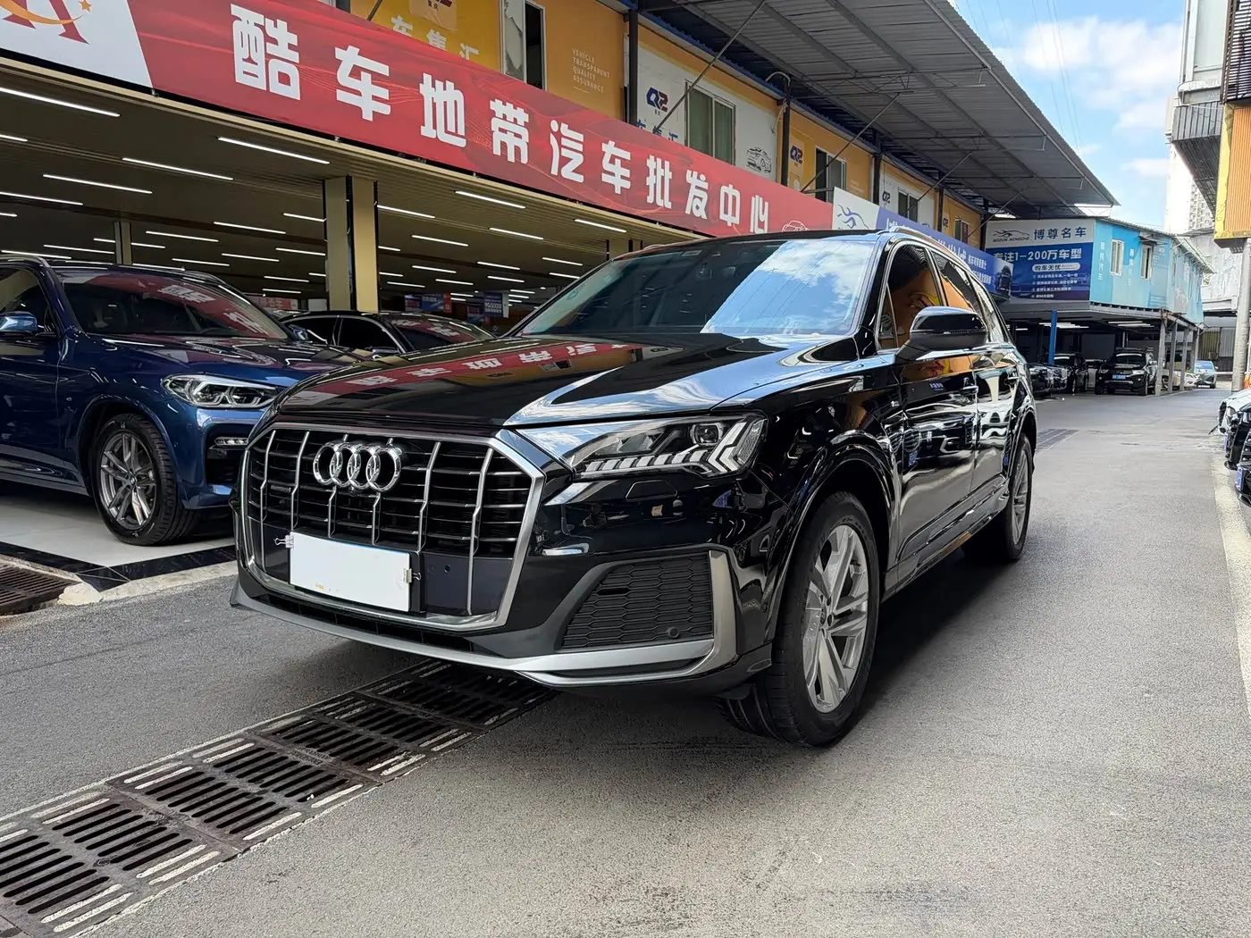 Audi Q7 2024 — Фото 1/20