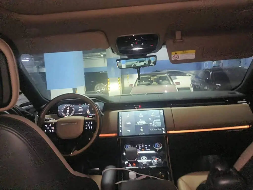 Land Rover Range Rover Sport 2023 — Photo 11/12