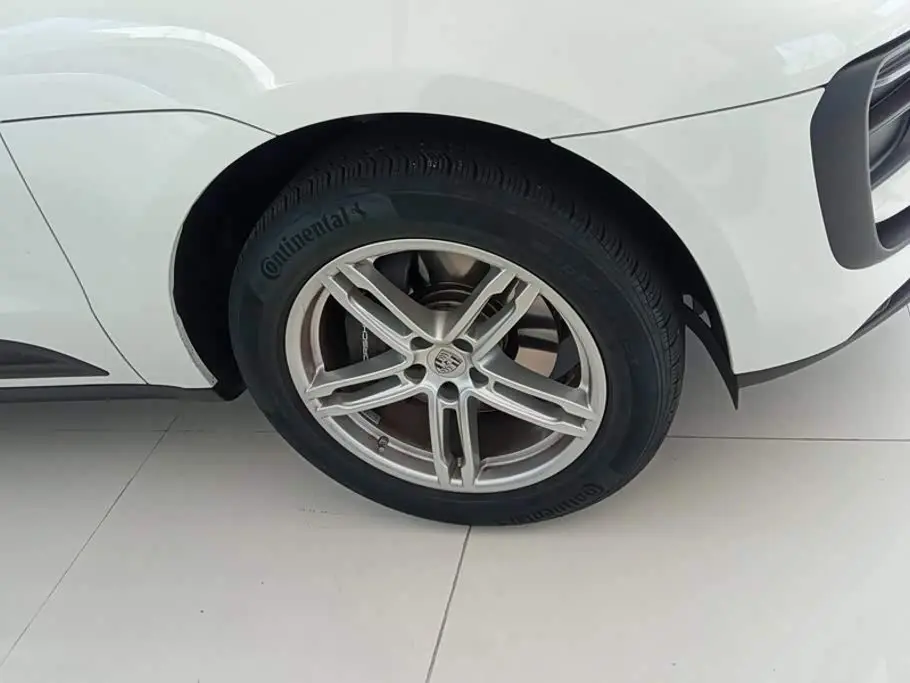 Porsche Macan 2024 — Photo 6/16