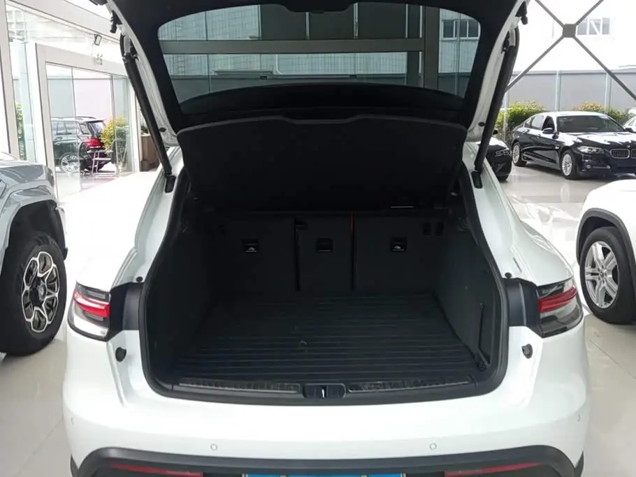 Porsche Macan 2024 — Photo 4/16