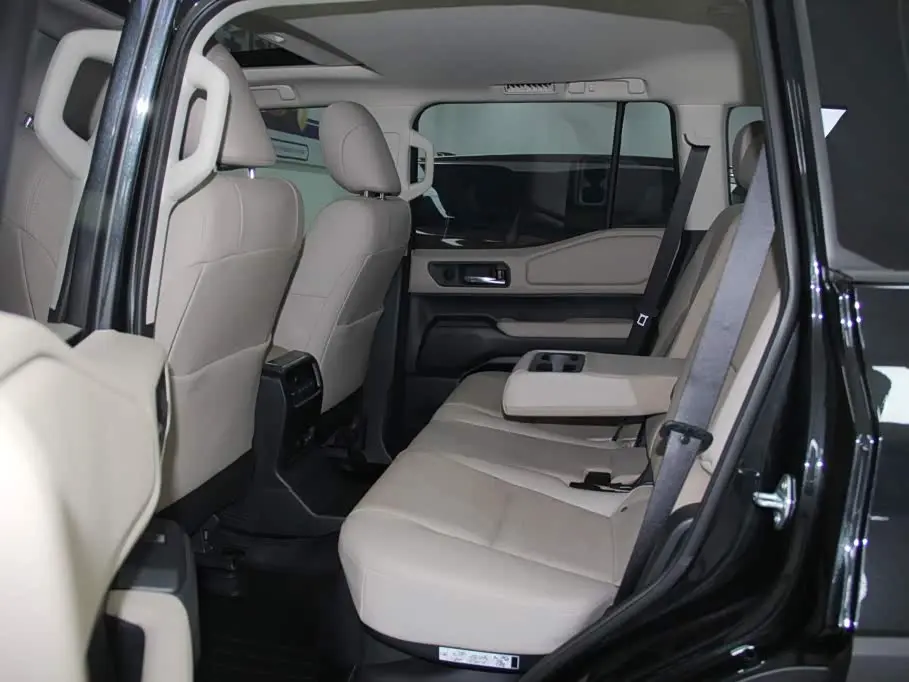 Toyota Prado 2025 — Photo 8/20