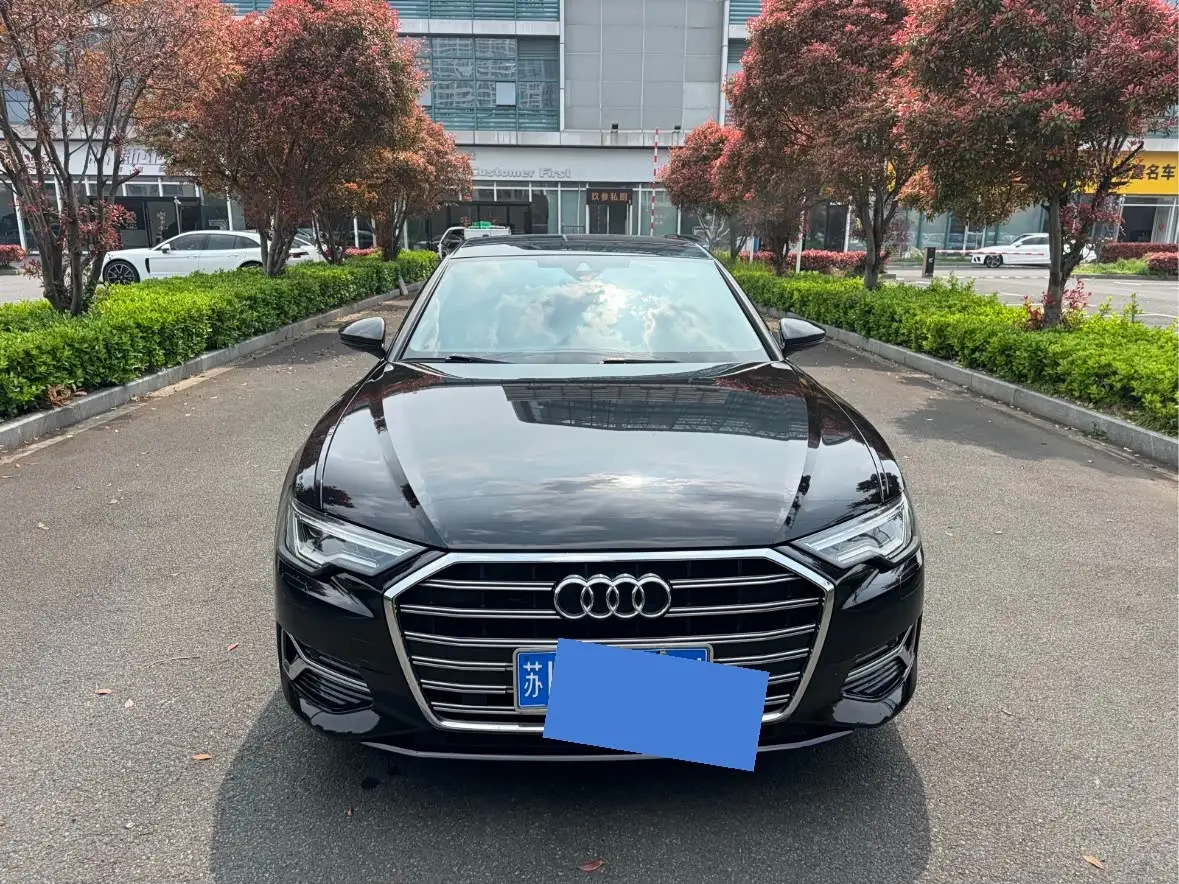 Audi A6L 2023 — Фото 2/18
