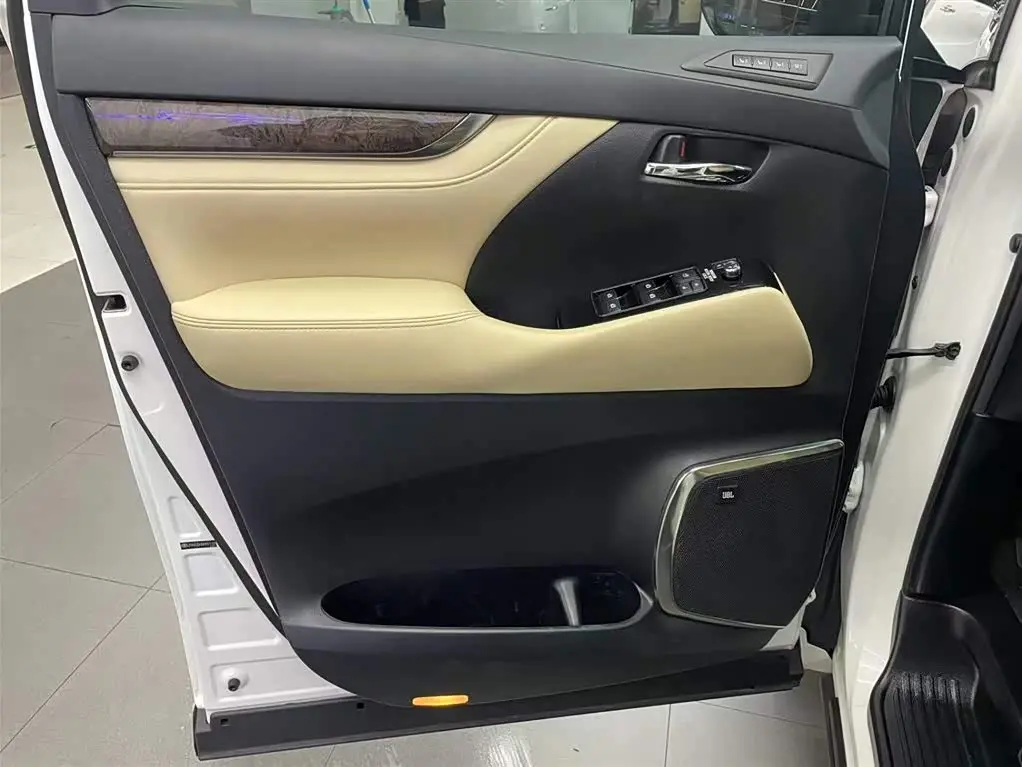Toyota Vellfire 2020 — Фото 12/16