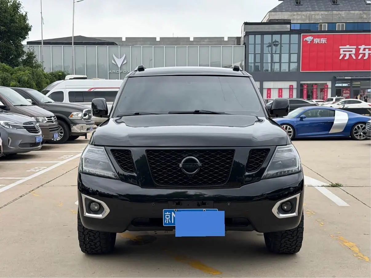 Nissan Patrol 2017 — Photo 2/9