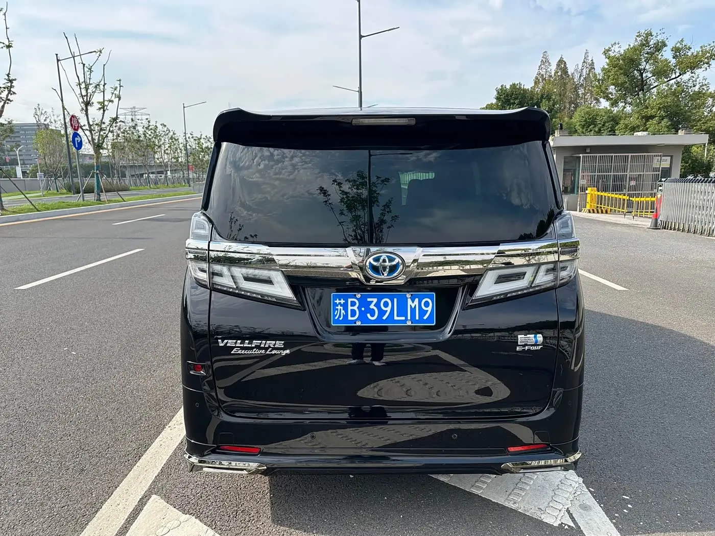 Toyota Vellfire 2019 — Photo 3/14