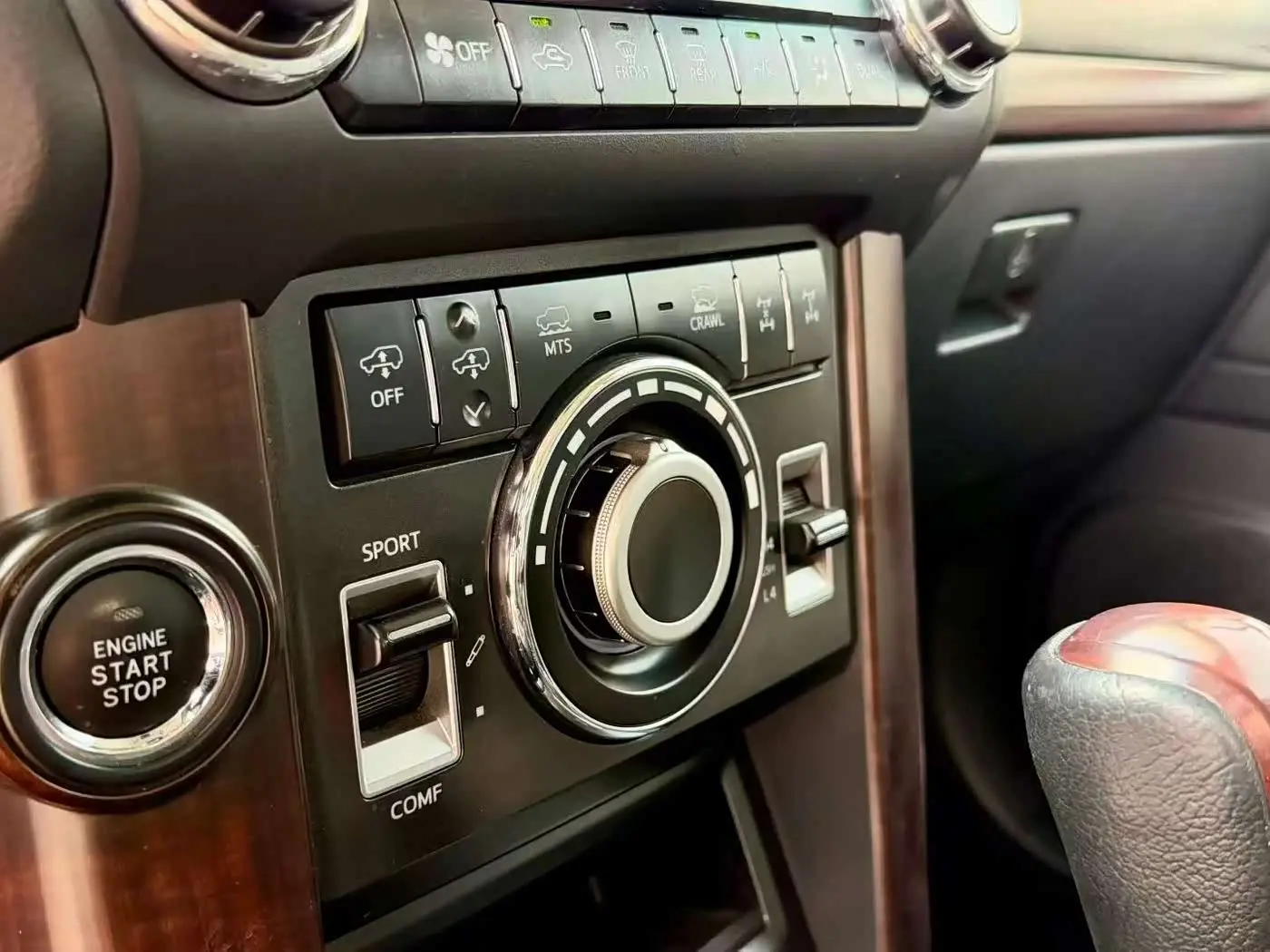 Toyota Prado 2017 — Photo 5/9