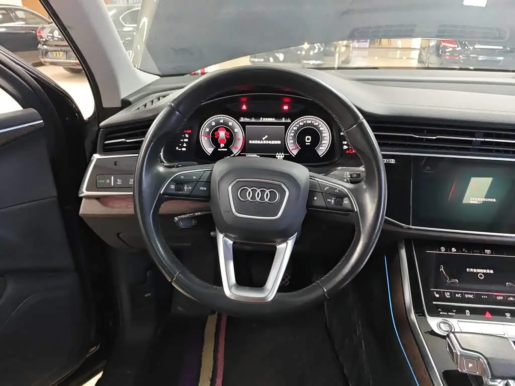 Audi Q7 2023 — Photo 7/20