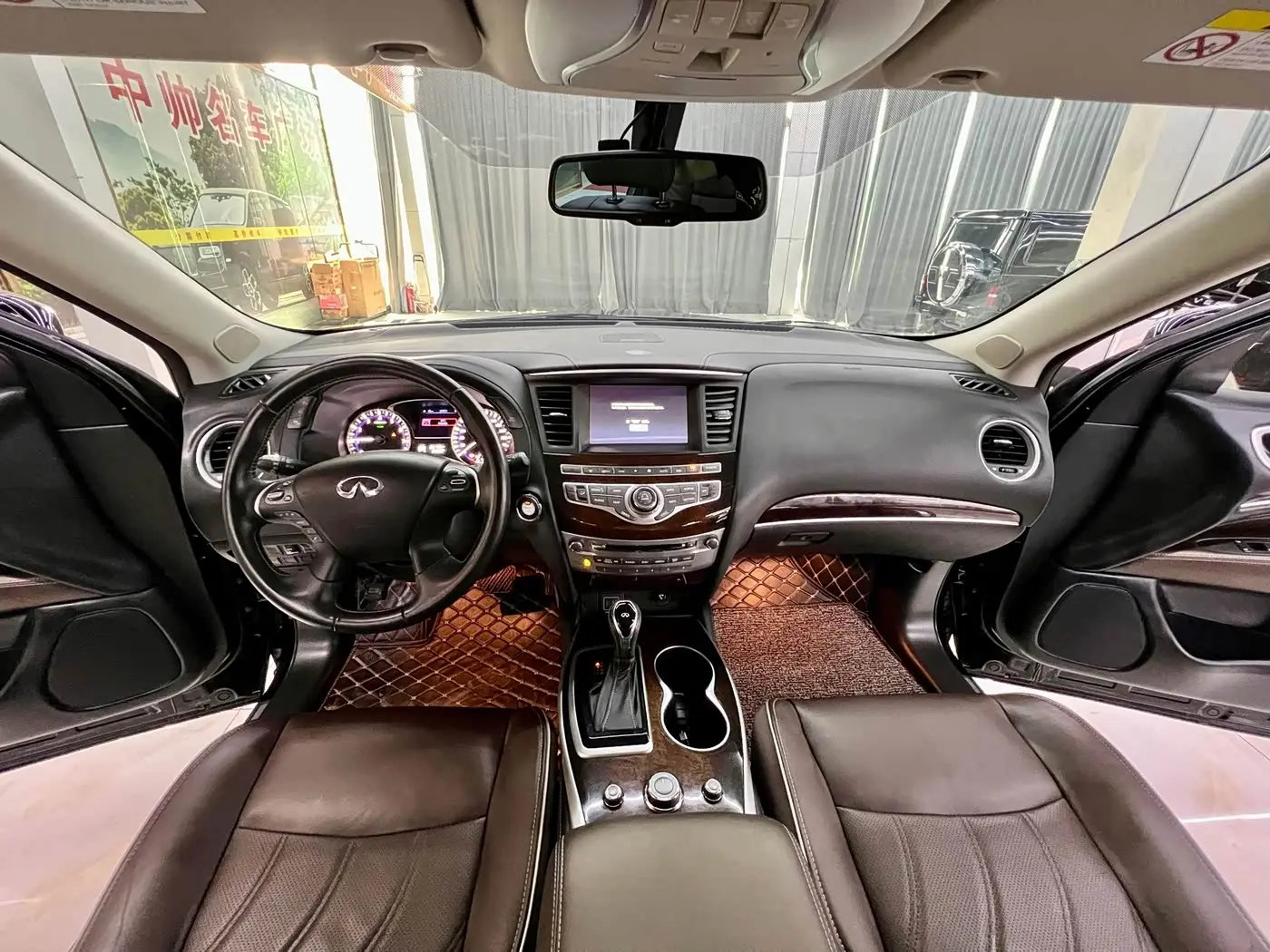 Infiniti QX60 2022 — Photo 16/16