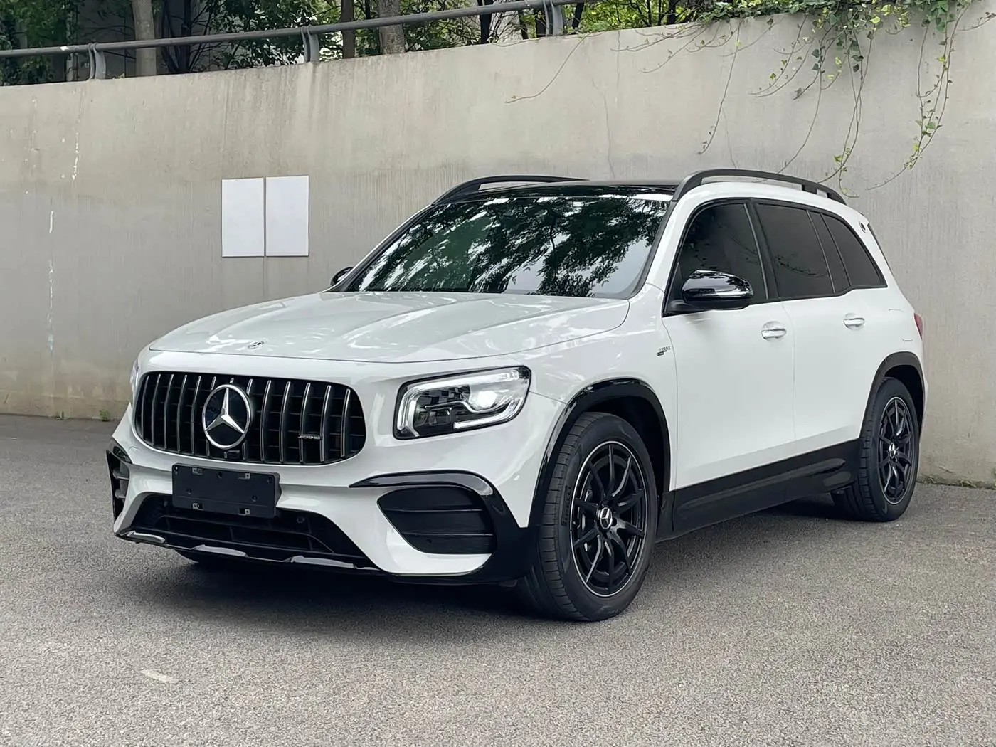 Mercedes-Benz GLB AMG 2023 — Фото 1/20