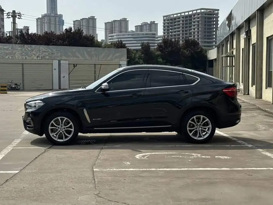 BMW X6 2018 — Photo 9/19