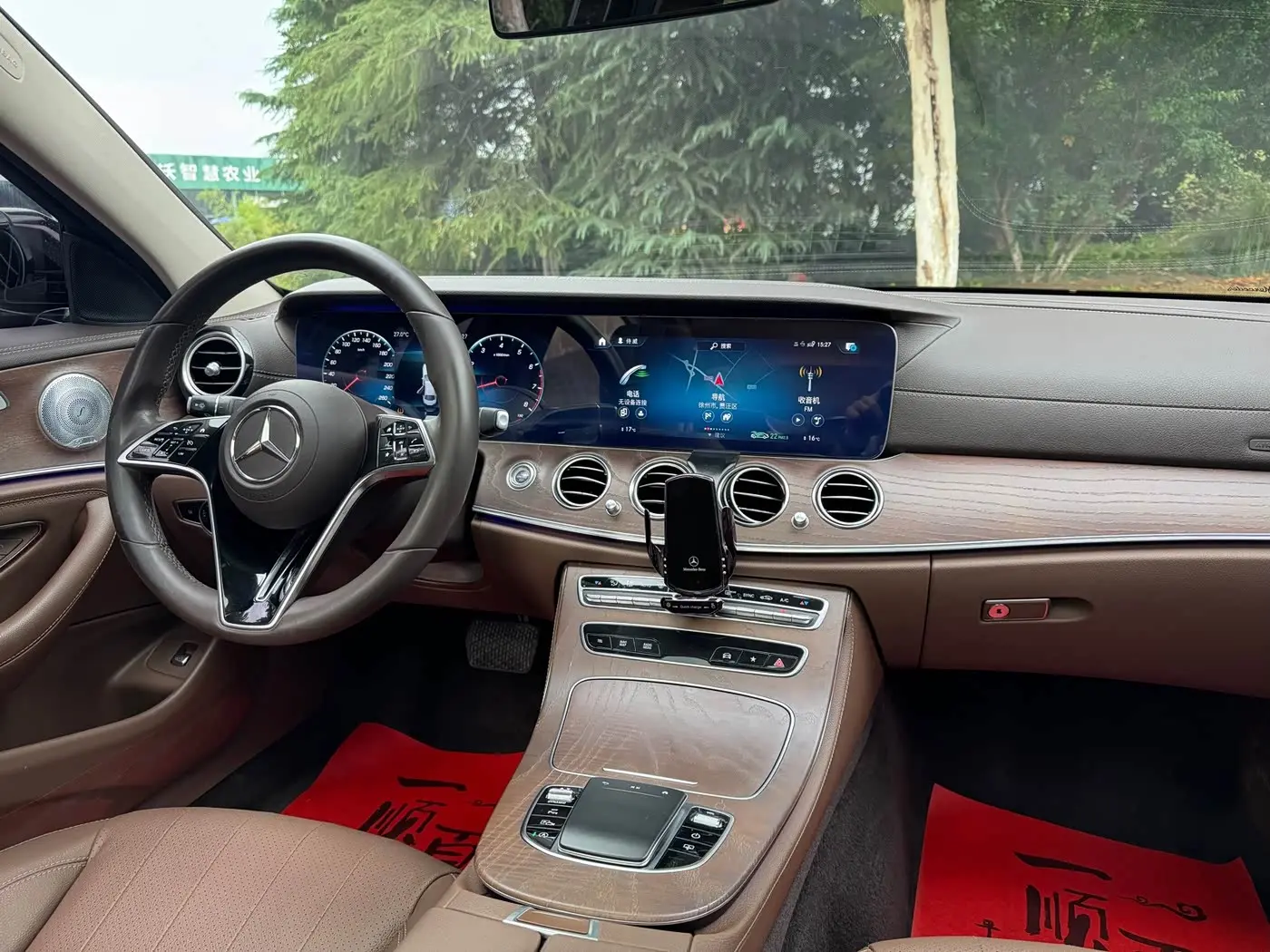 Mercedes-Benz E-Class 2020 — Photo 9/12