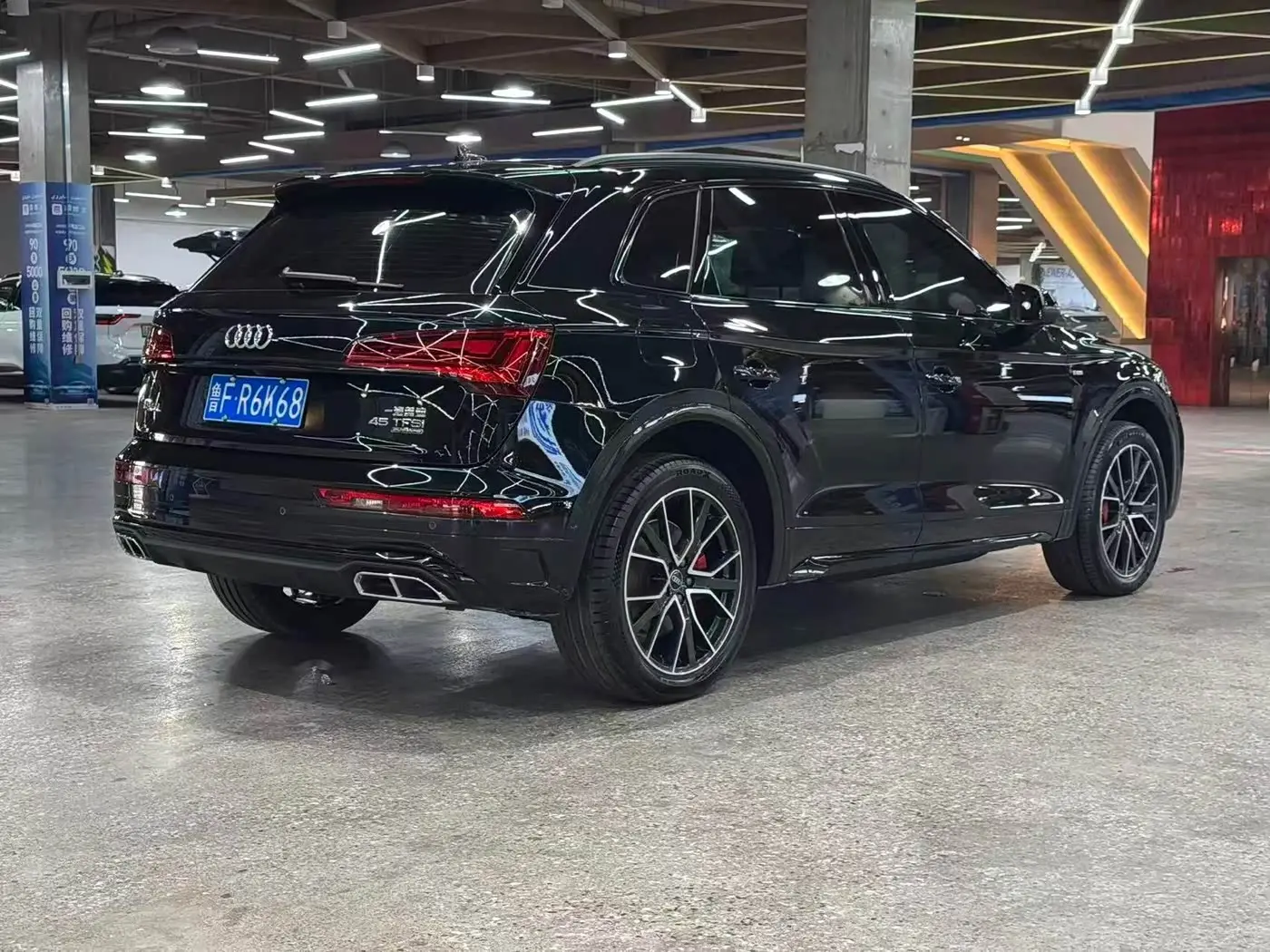 Audi Q5L 2024 — Фото 9/11