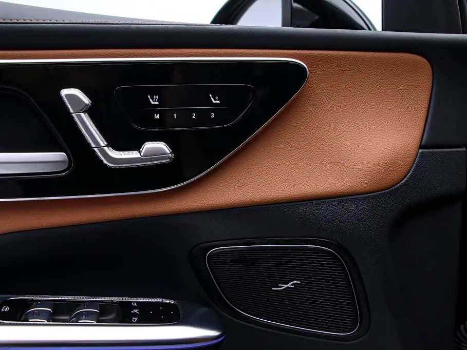 Mercedes-Benz GLC 2024 — Photo 13/20